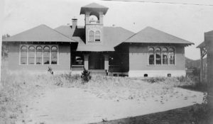 A larger plot of land, part of the Gates strawberry ranch, was purchased to accommodate the expanding school. Eagle Rock’s second school building was built on the new site in 1909. This new Craftsman Style brick building accommodated, for a few years, the rapidly growing population facilitated by the new trolley service and residential subdivision. -Elena Frackelton Murdock family.